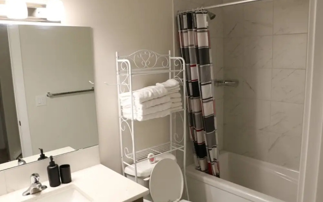 Lovely guest Suite in Calgary
