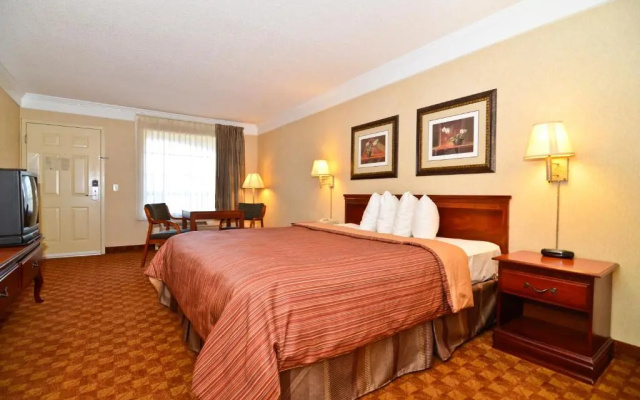 Peach State Inn & Suites