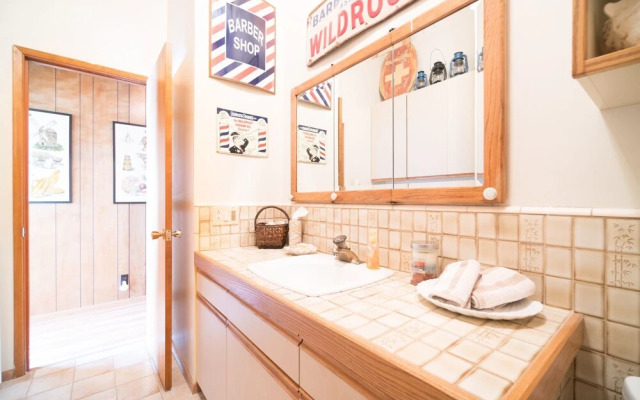 Neptune Hideaway 3 Bedrooms 1.5 Bathroom Home