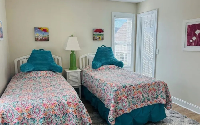 Beach Ya There 5 Bedroom Home by RedAwning