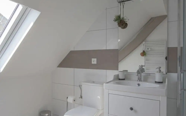Comfy Apartment in Bayeux. Communal Terrace/livingroom and Kitchen