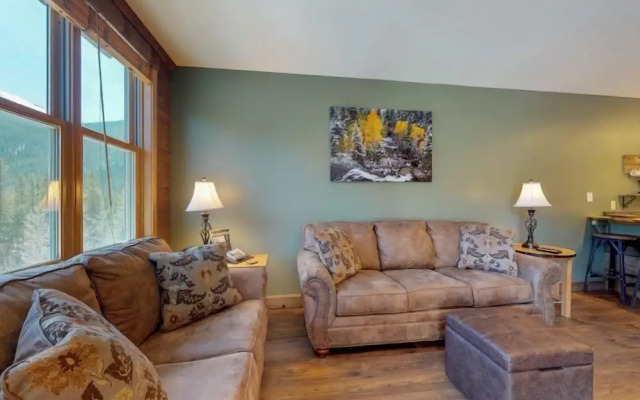 1 Bedroom Mountain Chic Condo in River Run Village Just a Short Walk to Shopping, Dining, and Skiing