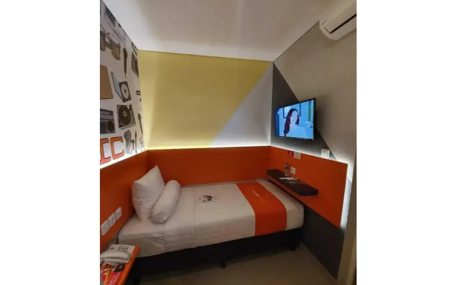 Front One Budget Hotel Slamet Riyadi Solo