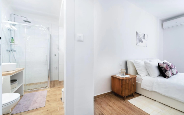Palazzo D Apartments - One