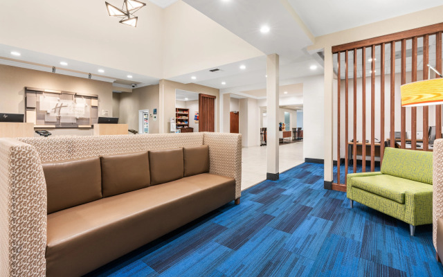 Holiday Inn Express & Suites Klamath Falls Central by IHG