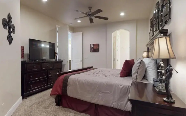 Southern Delight 3 Bedroom Apts by RedAwning