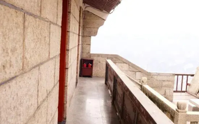 Yuntai Villa (Huayin Shanding Beifeng)