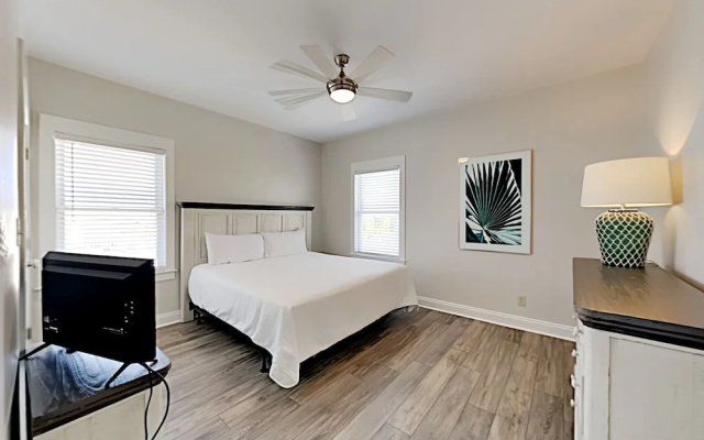 Southern Secret West by Southern Vacation Rentals