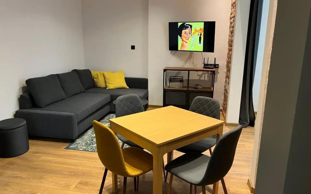 Home 12