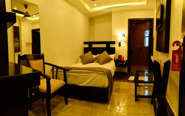 OYO 6645 Hotel Sapphire