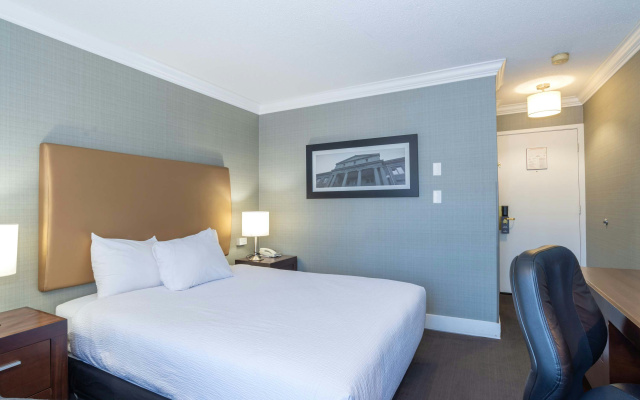 Sandman Hotel Vernon
