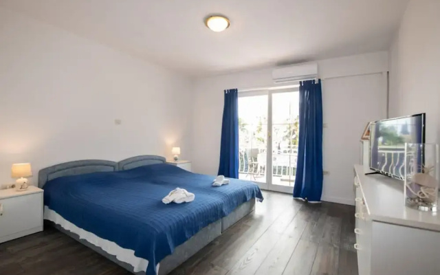 Apartments Mirjana IKA