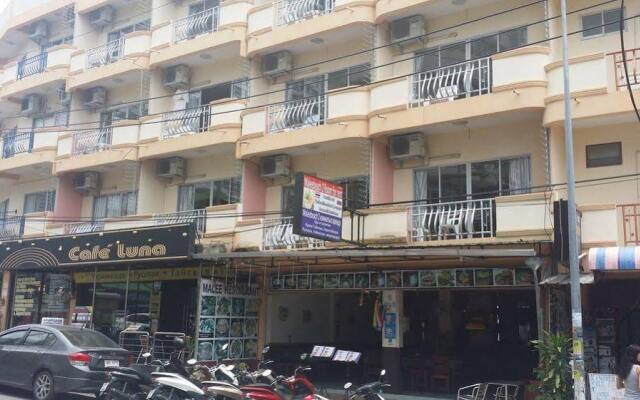 Отель Malee Beach Guest House Паттайя вид на фасад
