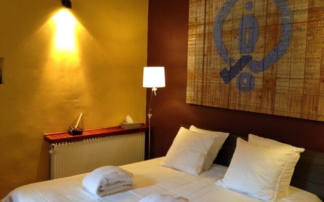 Отель Calis Bed and Breakfast Бельгия, Брюгге - отзывы, цены и фото номеров - забронировать отель Calis Bed and Breakfast онлайн комната для гостей