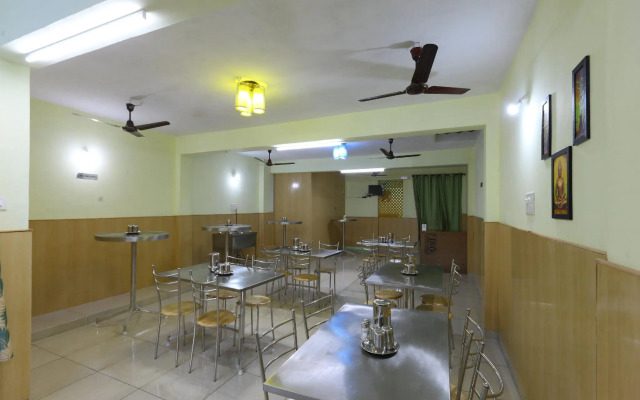 OYO 10449 Hotel Le Sai
