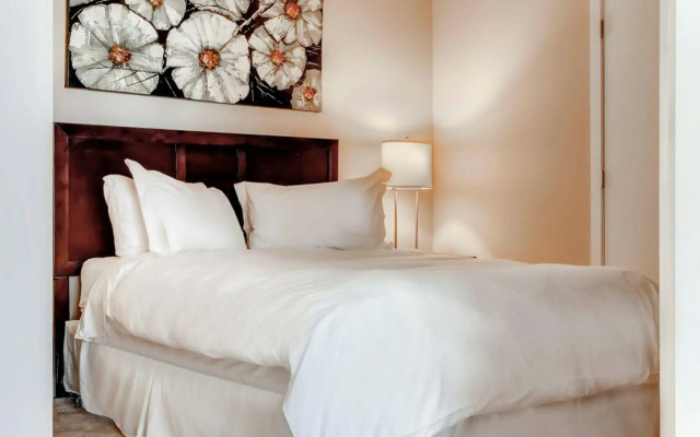 Global Luxury Suites at the National Mall