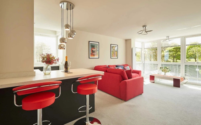 Host Stay Apartment 8