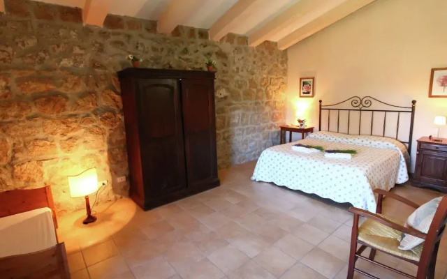 Farmhouse in Montalto Near the Sea