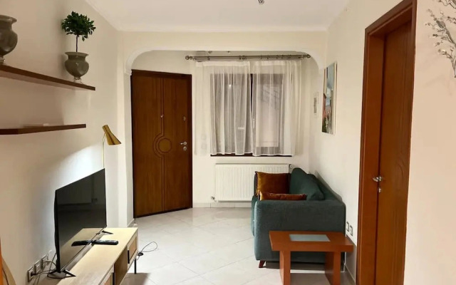 Cozy Apartment in Old Town Ano Polis