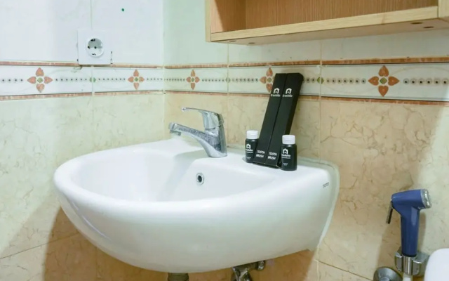 Best Price 3BR Apartment at Mediterania Lagoon Kemayoran By Travelio