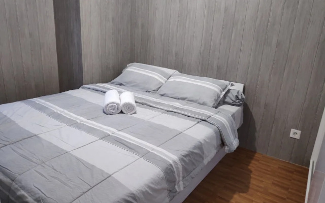 Clean & Comfy Room at Bassura with open view window