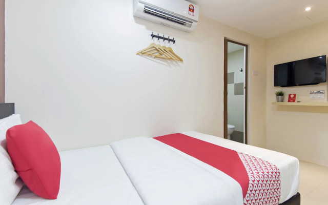 Super OYO 326 Tc Hotel