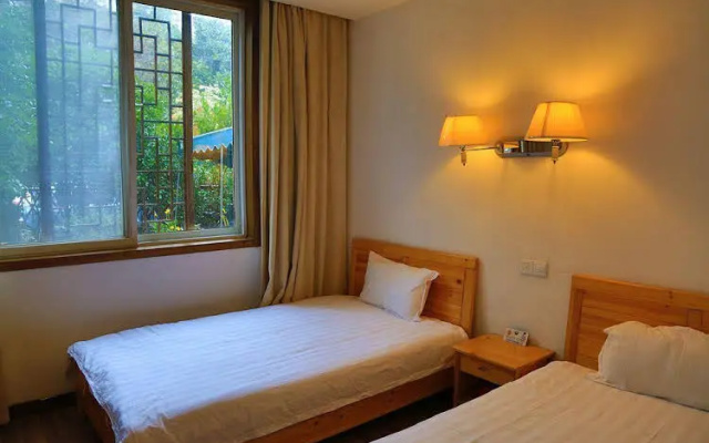 Hangzhou In Lake International Youth Hostel