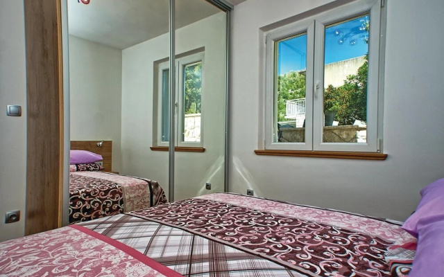 Awesome Home in Blato With Wifi and 6 Bedrooms