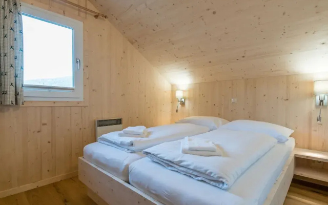 Attractive Chalet With Whirlpool