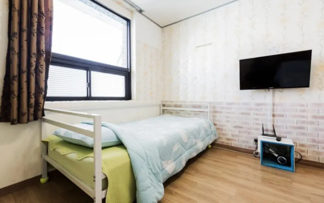 Goseong (Sokcho) Good Day House Pension