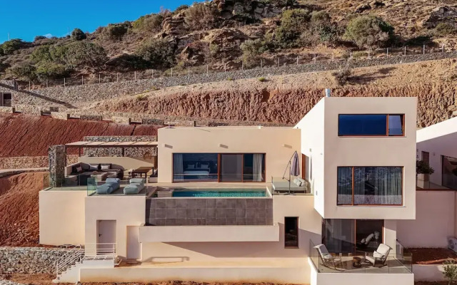 Villa Helios - Elevate Your Senses