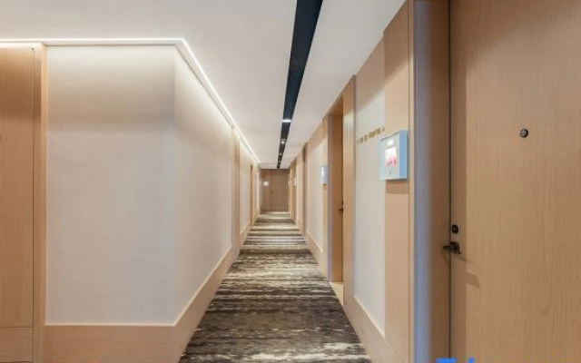 MEHOOD LESTIE Hotel (Qingdao Vientiane City, May Fourth Square)