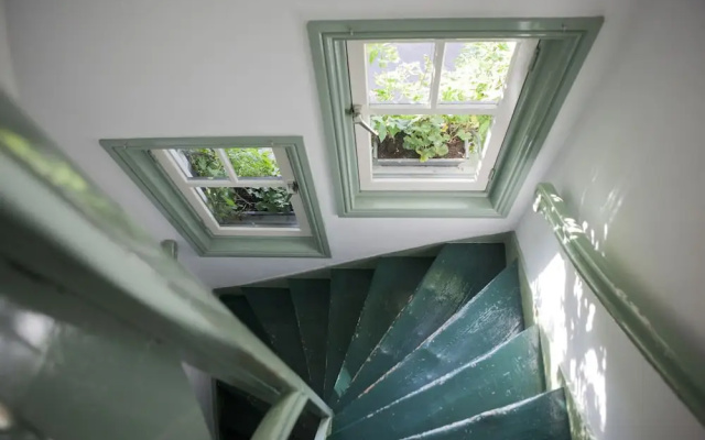 B&B Eelhouse