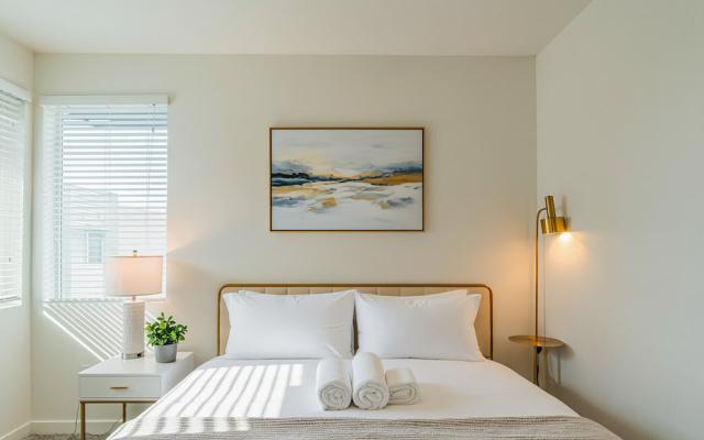 Sleek Stay 4mins to State Farm Stadium