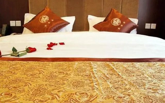 Super 8 Collection Hotel (Chongzhou Government Center Square)