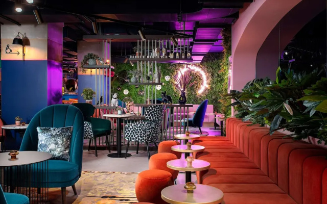 Отель Yotel Manchester Deansgate 