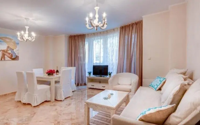 Venera Palace