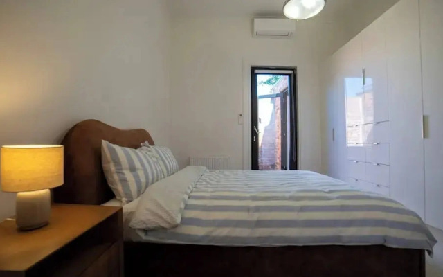 Sanctuary on Stanhope - Art & Modern Luxury