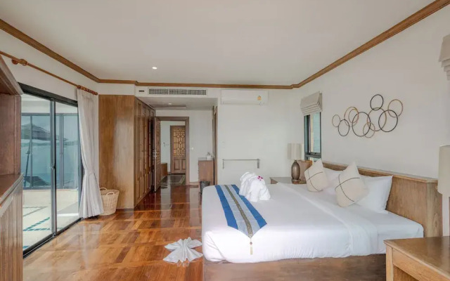 Golden Horizon Villa