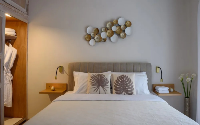 Acropolis Exclusive Studio