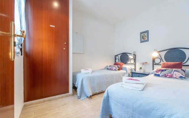 Apartment in Empuriabrava With Sea Views