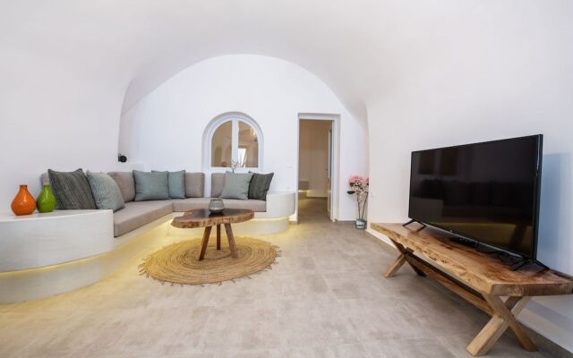Sun Angelos Oia - Luxury Cave Suites