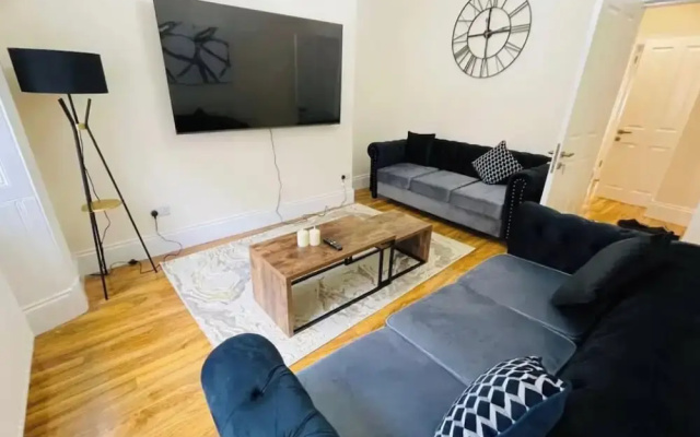 Near Hampden - Parking - Wifi - Sleeps 6