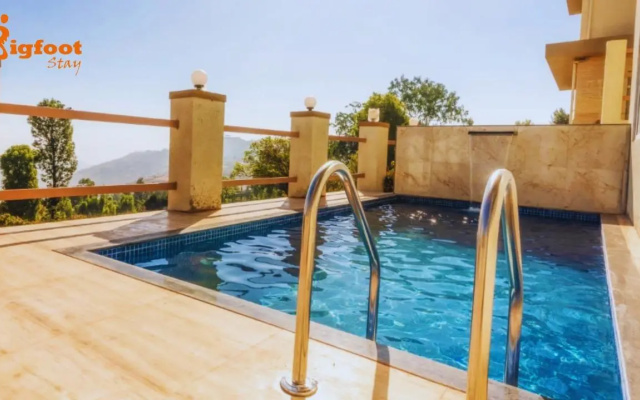 Paras Villa