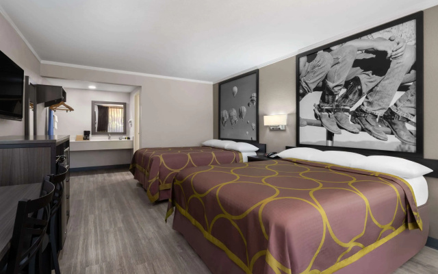 Super 8 by Wyndham Longview/North