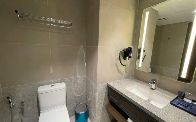 Grand Anara Airport Hotel
