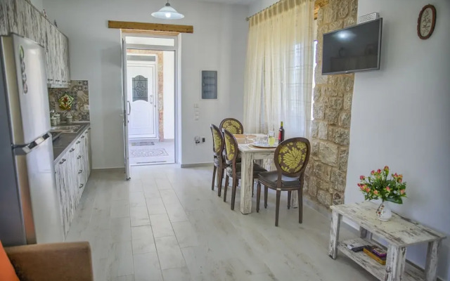 Haraki Stone Apartments