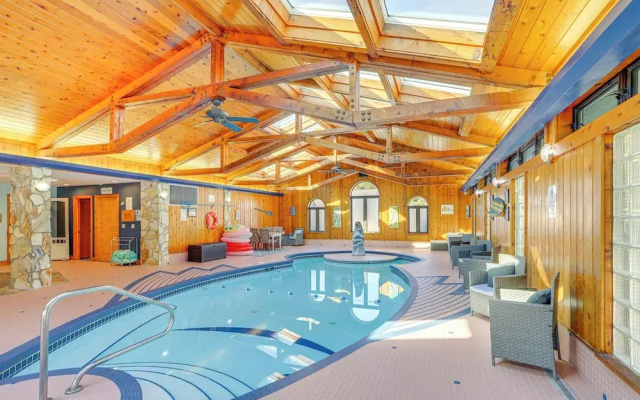 Vermilion River Home w/ Hot Tub & Private Dock!