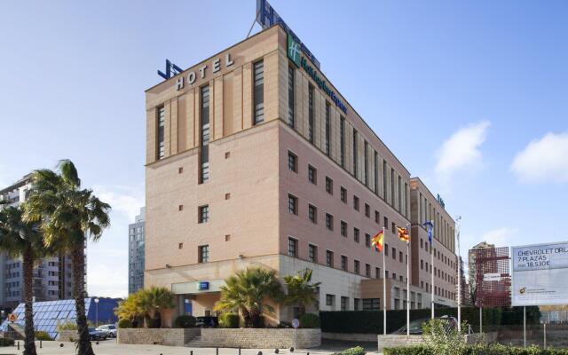 Отель Holiday Inn Express Valencia Ciudad de las Ciencias вид на фасад