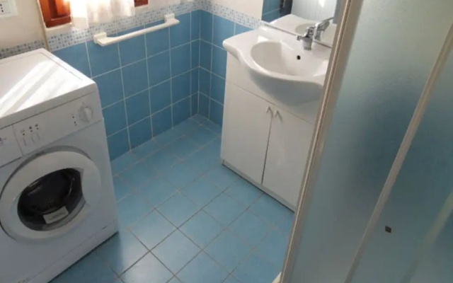Bright Flat in a Colourful Building - Beahost